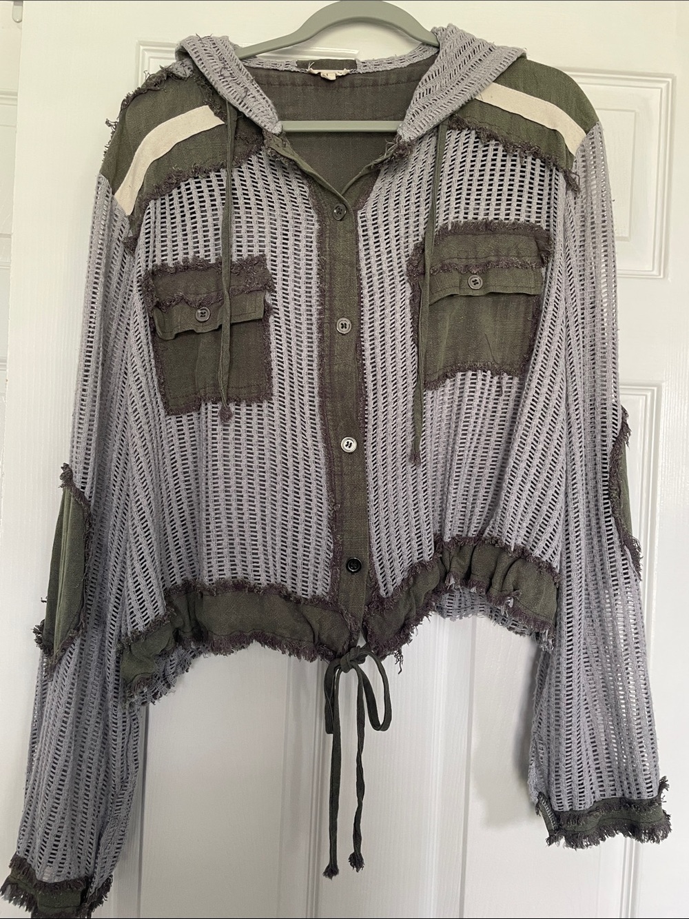 POL Olive & Light Gray Hooded Button-Front Crop Sweatshirt nwot